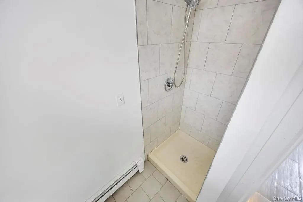 297 Catskill Avenue Lindenhurst NY 11757