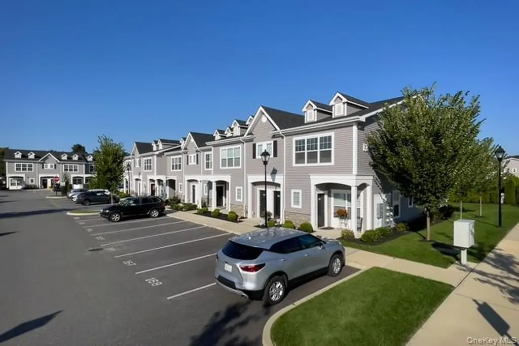 500 Sutton Court Deer Park NY 11729