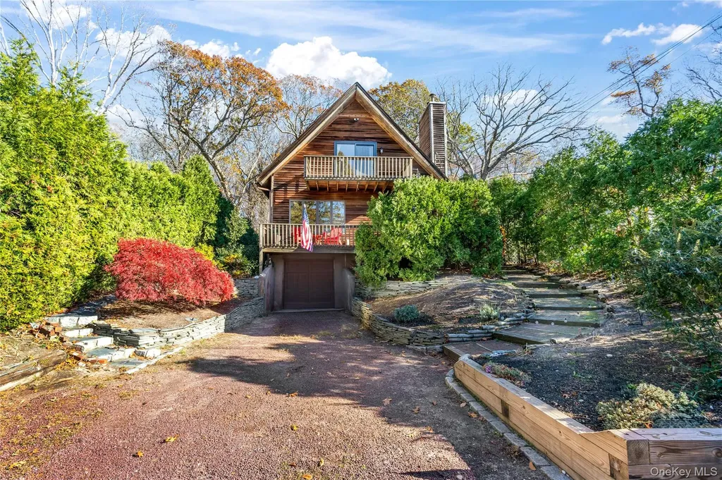 8 Hill Drive Riverhead NY 11901