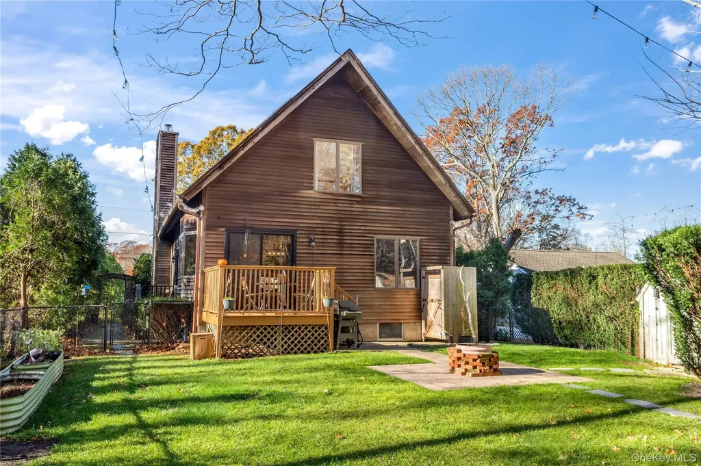 8 Hill Drive Riverhead NY 11901
