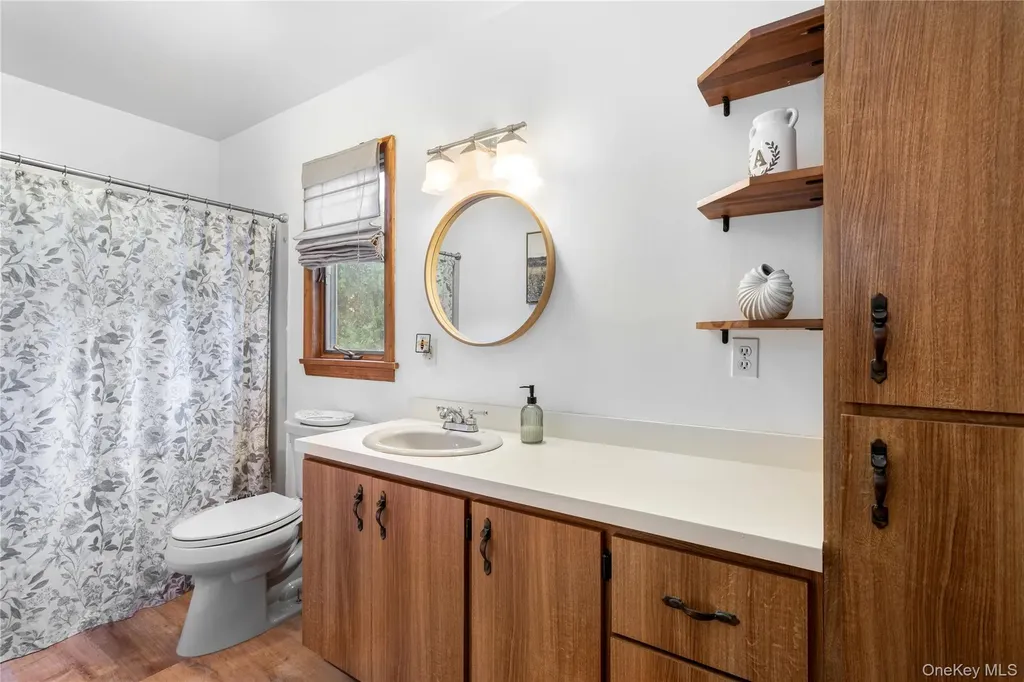 8 Hill Drive Riverhead NY 11901