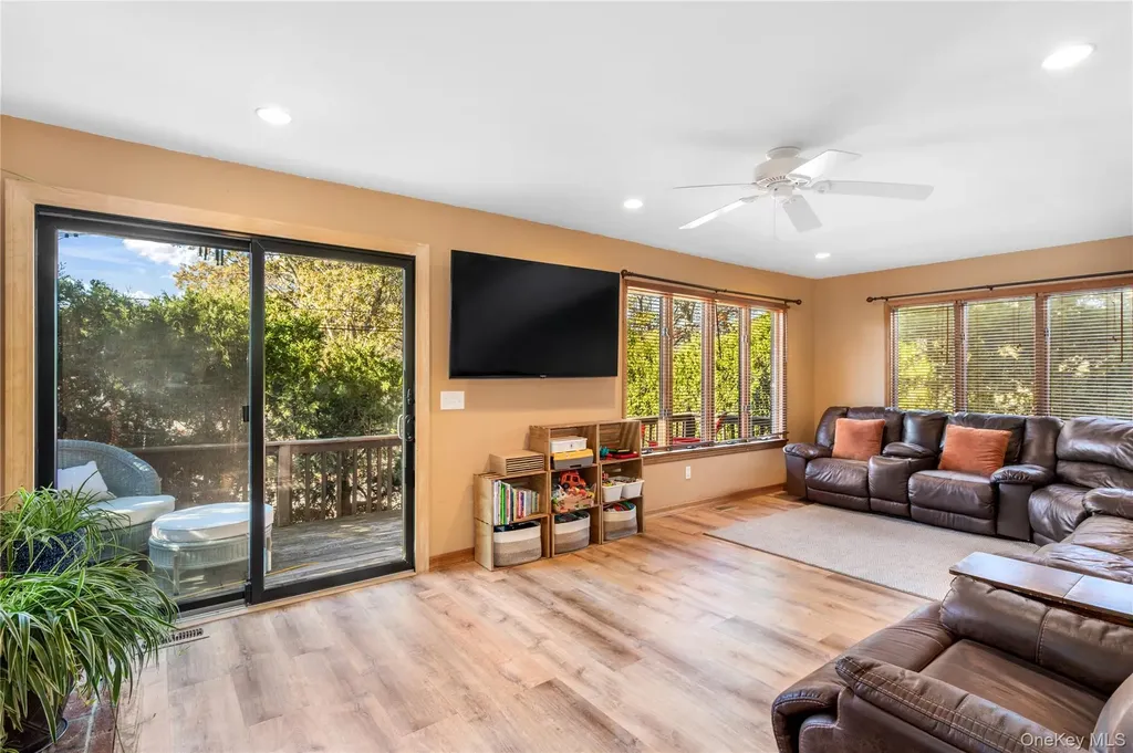8 Hill Drive Riverhead NY 11901