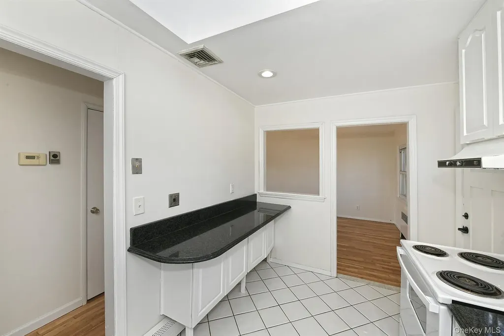 7 Stephen Drive Farmingdale NY 11735