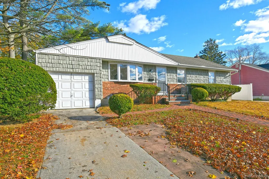 7 Stephen Drive Farmingdale NY 11735