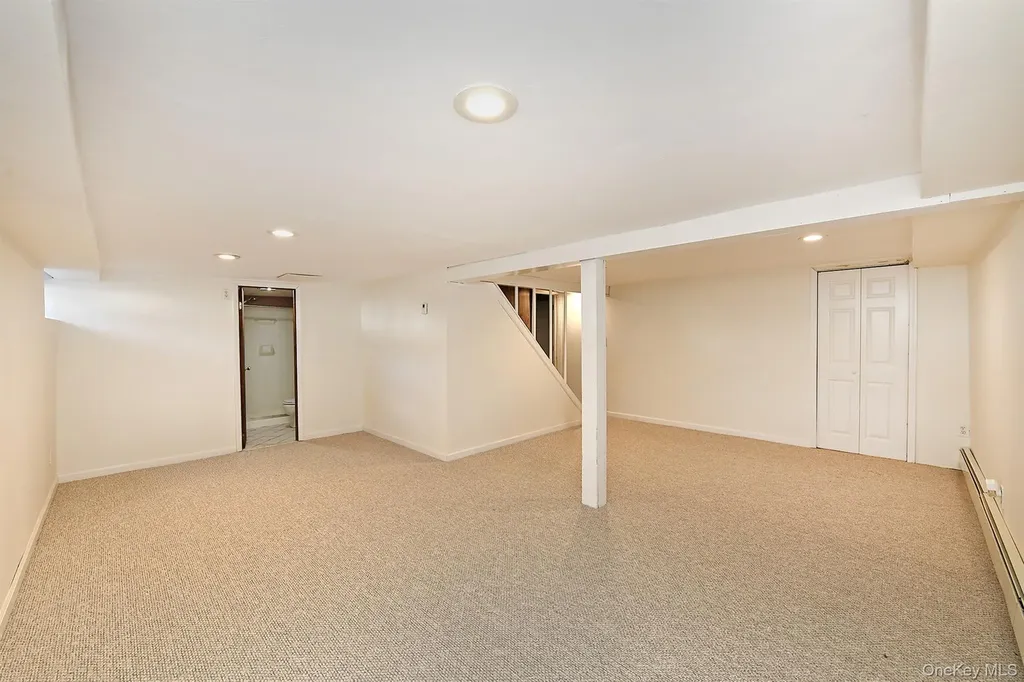 7 Stephen Drive Farmingdale NY 11735