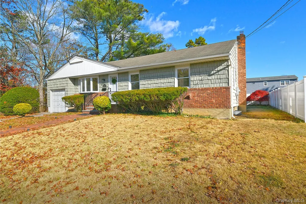 7 Stephen Drive Farmingdale NY 11735