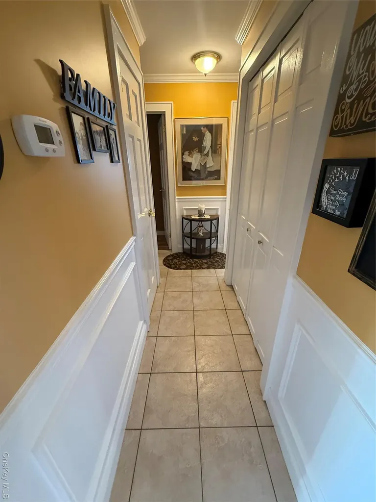 6 Lee Place Old Bethpage NY 11804