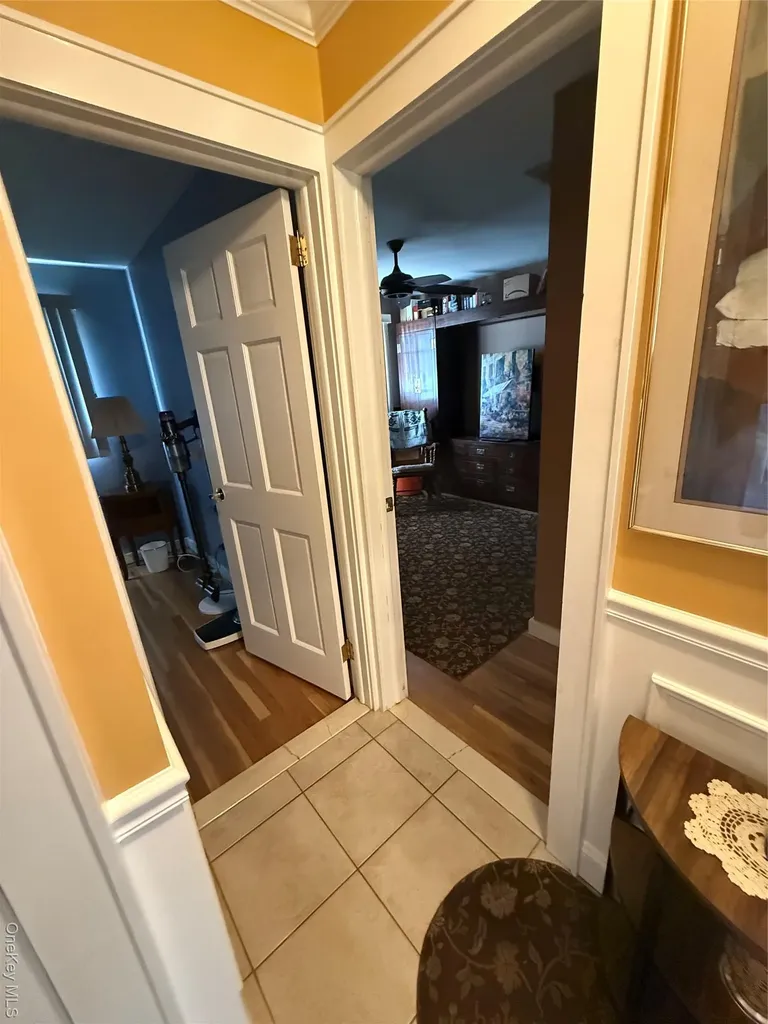 6 Lee Place Old Bethpage NY 11804