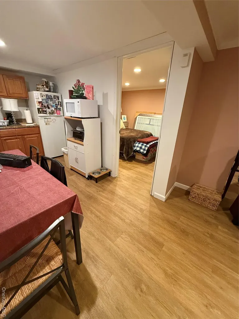 6 Lee Place Old Bethpage NY 11804