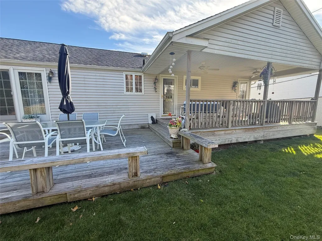 6 Lee Place Old Bethpage NY 11804