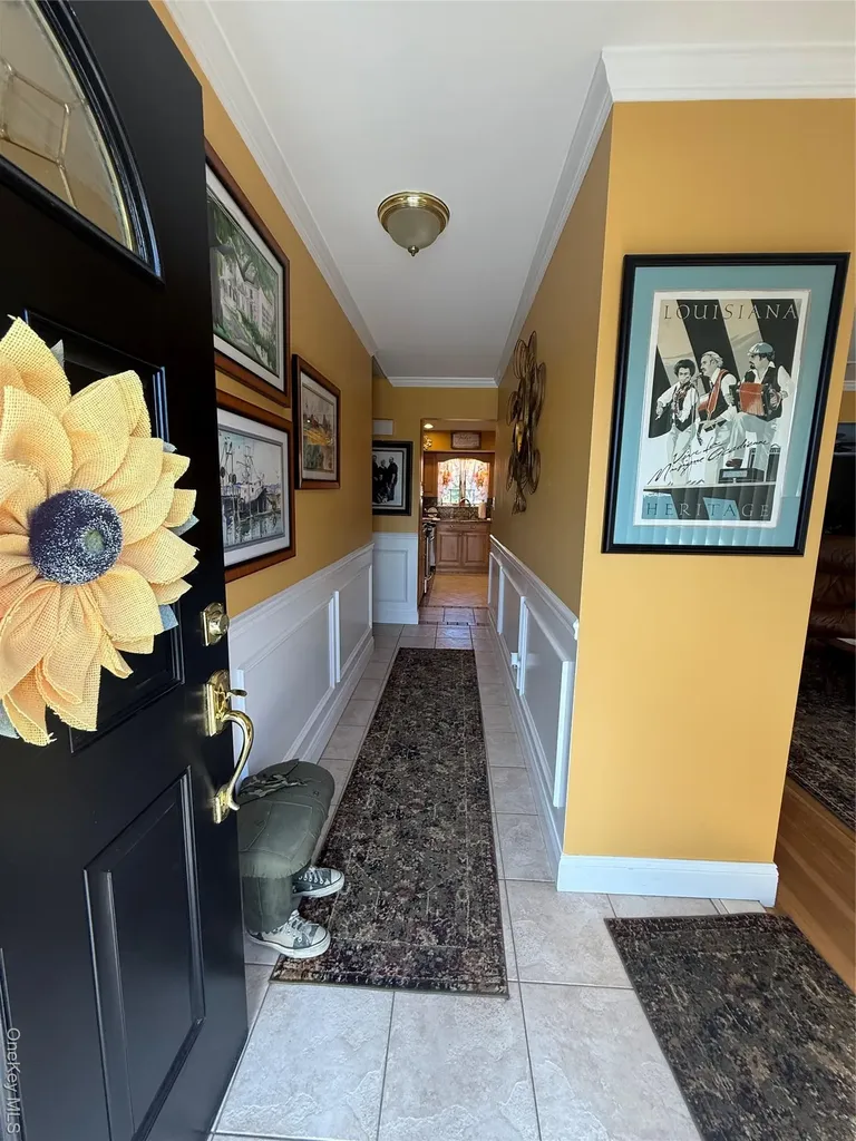 6 Lee Place Old Bethpage NY 11804