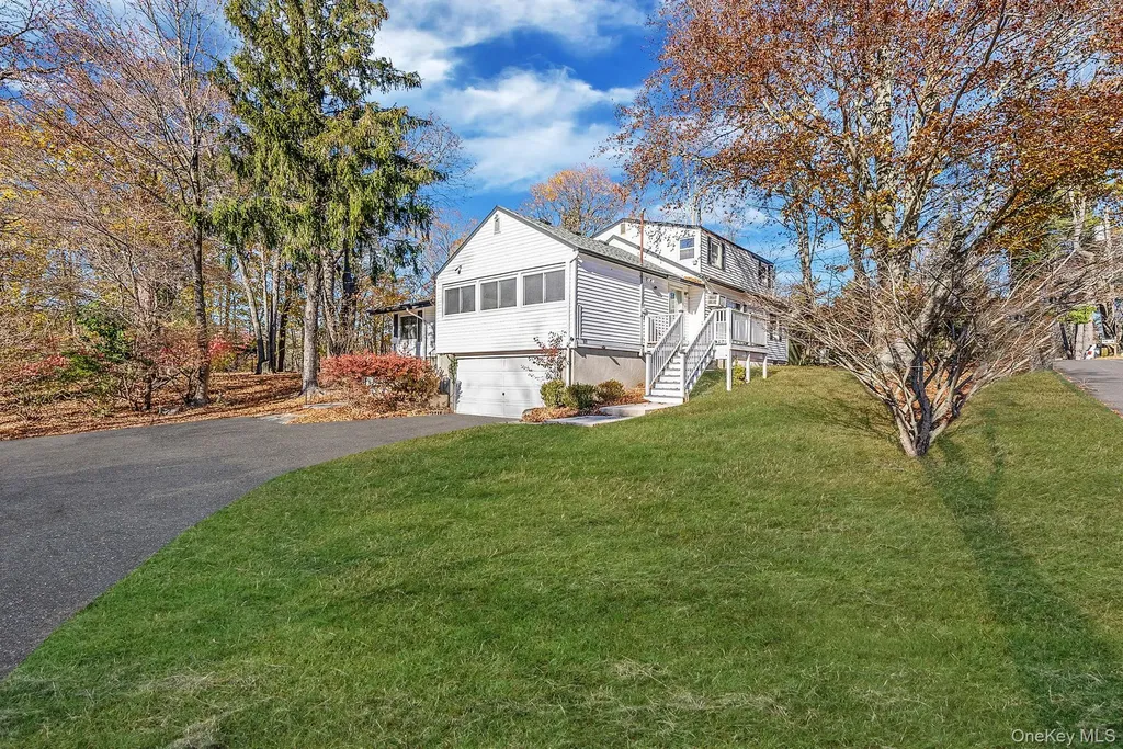 10 Sylvan Lane Miller Place NY 11764