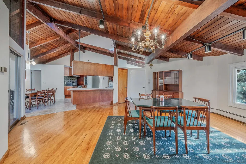10 Sylvan Lane Miller Place NY 11764