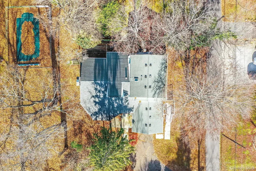 10 Sylvan Lane Miller Place NY 11764
