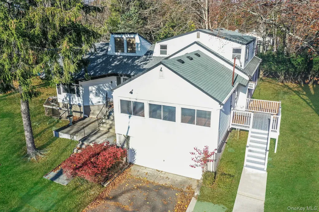 10 Sylvan Lane Miller Place NY 11764