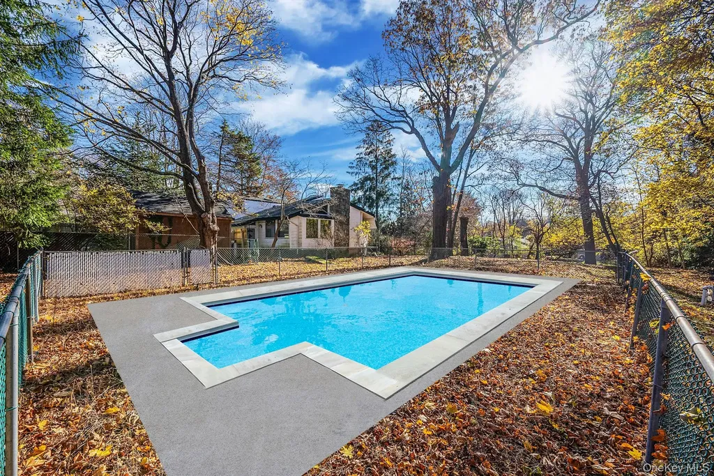 10 Sylvan Lane Miller Place NY 11764