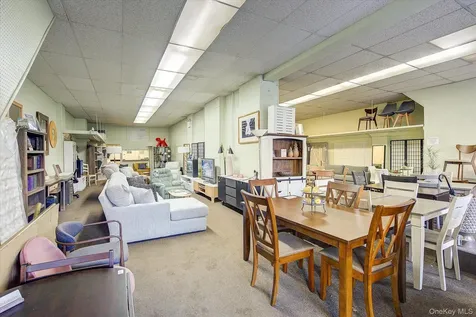 32-33/35/37/39 Steinway Street Astoria NY 11103