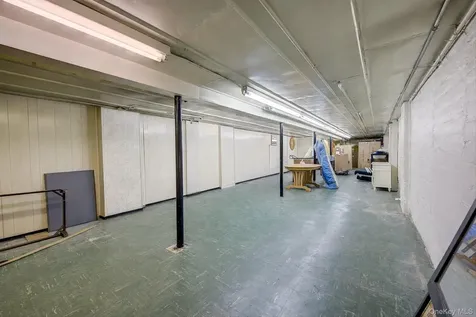 32-33/35/37/39 Steinway Street Astoria NY 11103