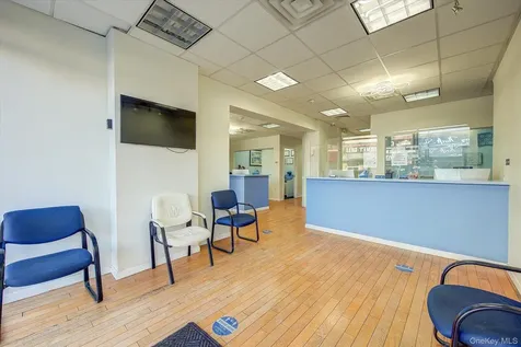 32-33/35/37/39 Steinway Street Astoria NY 11103