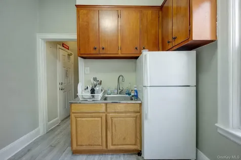 32-33/35/37/39 Steinway Street Astoria NY 11103