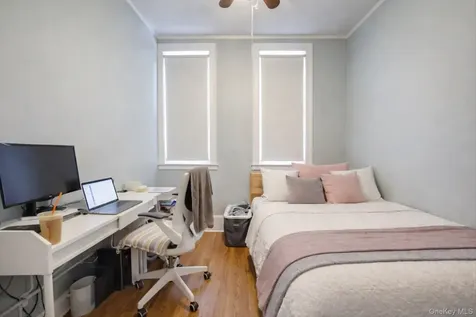 32-33/35/37/39 Steinway Street Astoria NY 11103