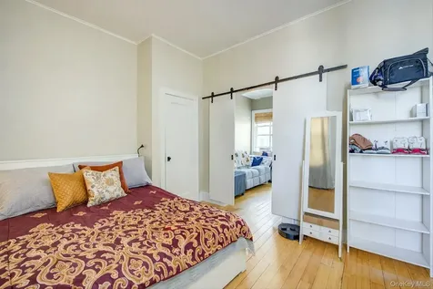 32-33/35/37/39 Steinway Street Astoria NY 11103
