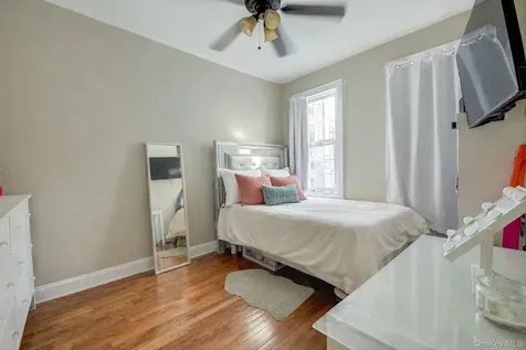 32-33/35/37/39 Steinway Street Astoria NY 11103