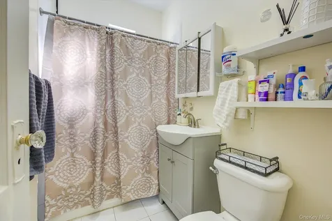 32-33/35/37/39 Steinway Street Astoria NY 11103
