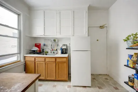 32-33/35/37/39 Steinway Street Astoria NY 11103