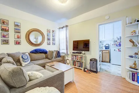 32-33/35/37/39 Steinway Street Astoria NY 11103