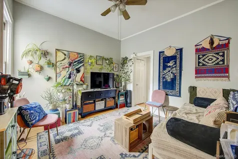 32-33/35/37/39 Steinway Street Astoria NY 11103