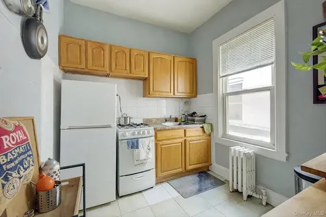 32-33/35/37/39 Steinway Street Astoria NY 11103