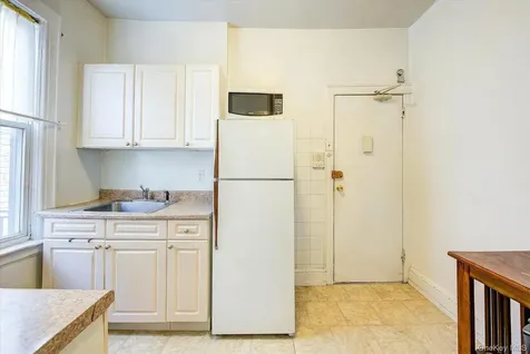 32-33/35/37/39 Steinway Street Astoria NY 11103