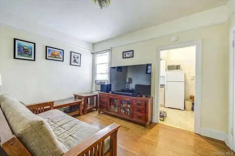32-33/35/37/39 Steinway Street Astoria NY 11103