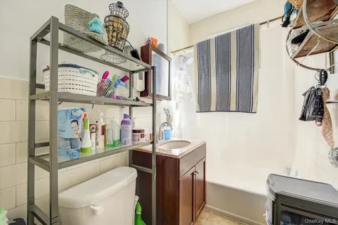 32-33/35/37/39 Steinway Street Astoria NY 11103
