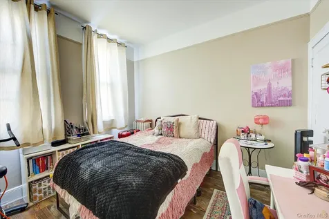 32-33/35/37/39 Steinway Street Astoria NY 11103
