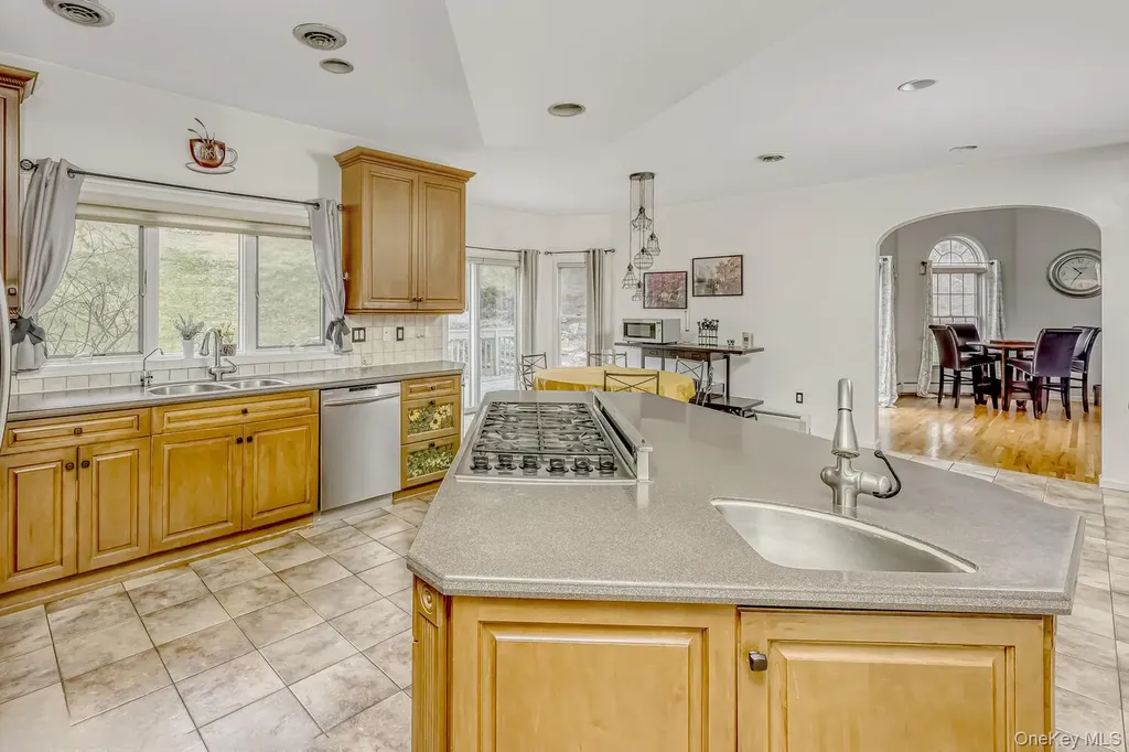 22 Golden Road Suffern NY 10901