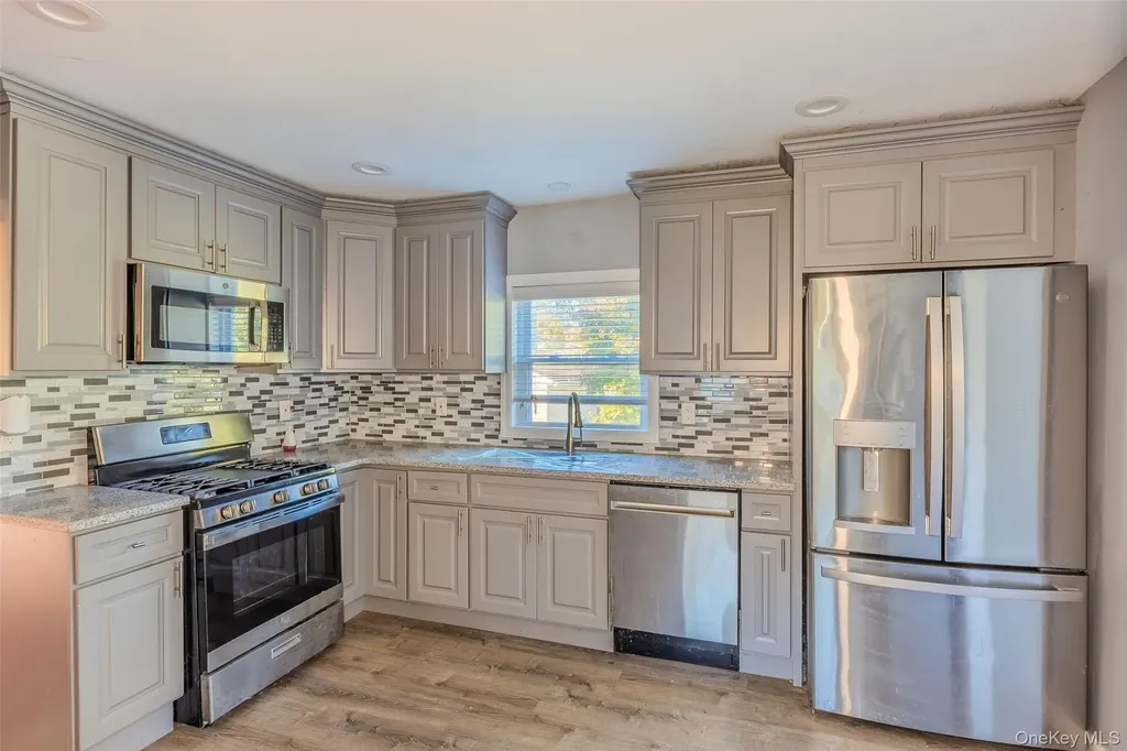 17 Andrew Avenue Islip Terrace NY 11752