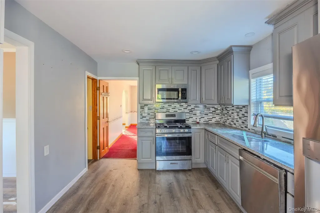 17 Andrew Avenue Islip Terrace NY 11752