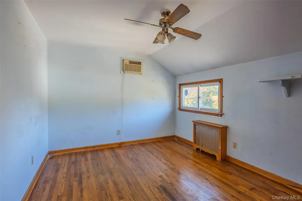 17 Andrew Avenue Islip Terrace NY 11752