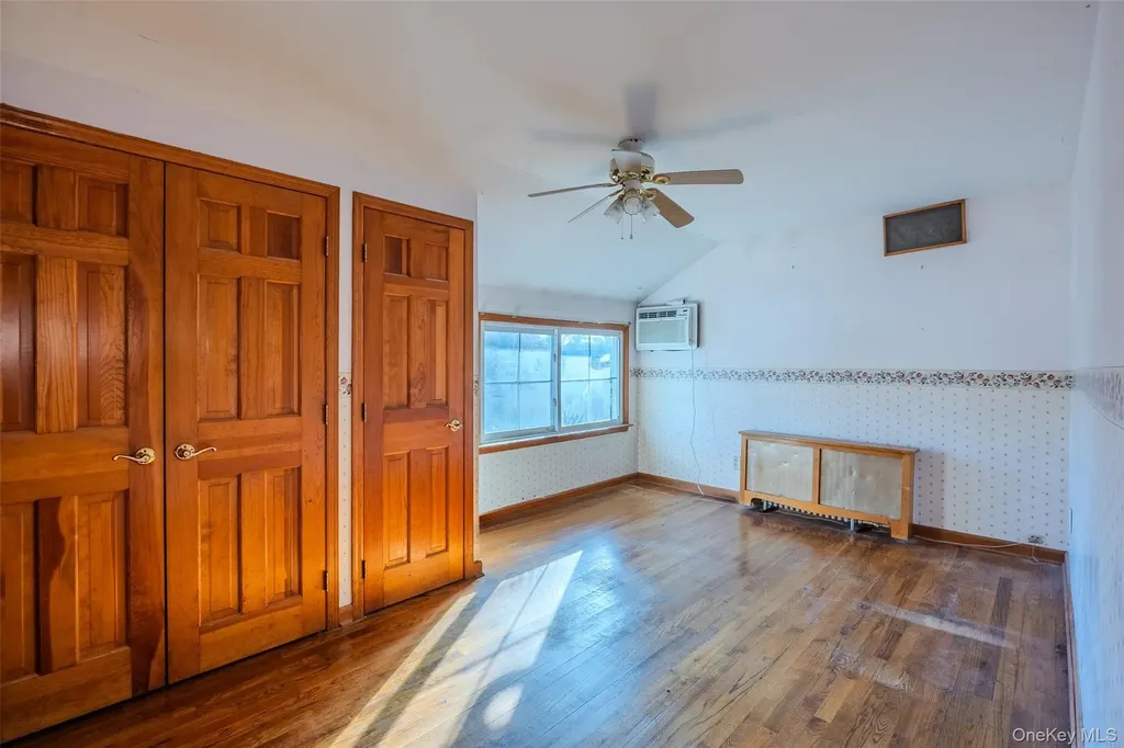 17 Andrew Avenue Islip Terrace NY 11752
