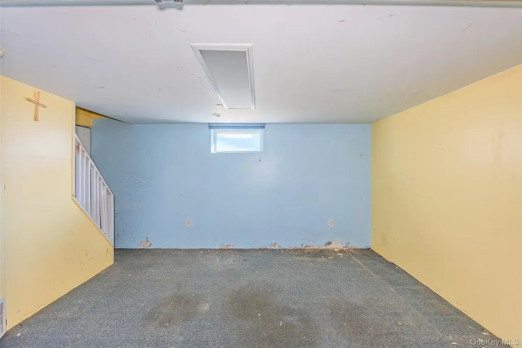 17 Andrew Avenue Islip Terrace NY 11752