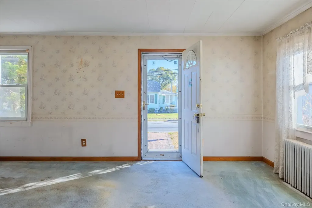 17 Andrew Avenue Islip Terrace NY 11752