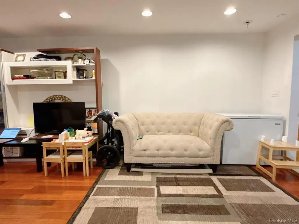 4260 Colden Street Flushing NY 11355