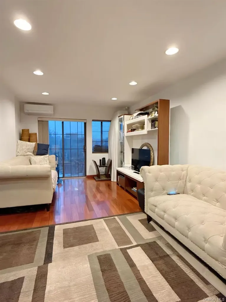 4260 Colden Street Flushing NY 11355