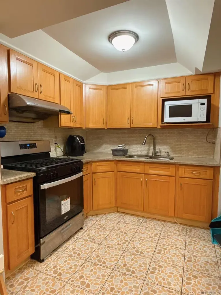 4260 Colden Street Flushing NY 11355