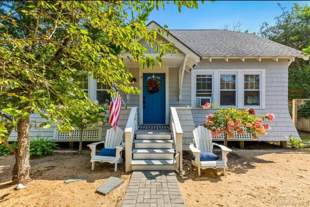 22 Crescent Avenue Seaview NY 11770