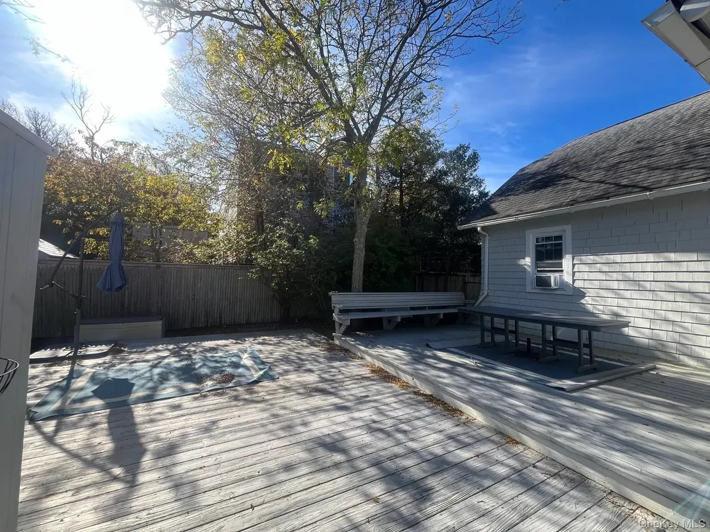22 Crescent Avenue Seaview NY 11770