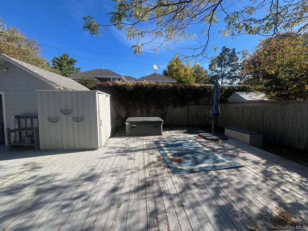 22 Crescent Avenue Seaview NY 11770