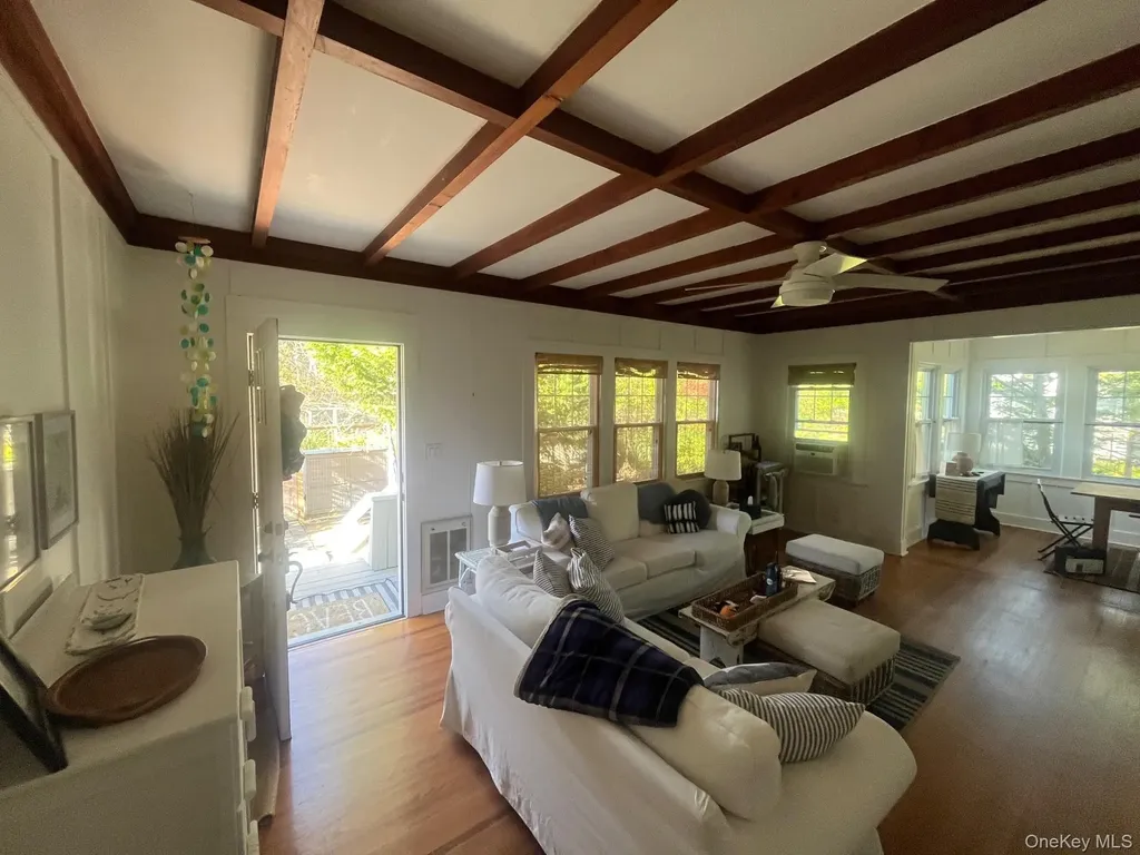 22 Crescent Avenue Seaview NY 11770